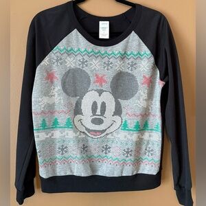 Disney Mickey Mouse Christmas Jr’s Girls Size Large (11-13) Ling Sleeve Top